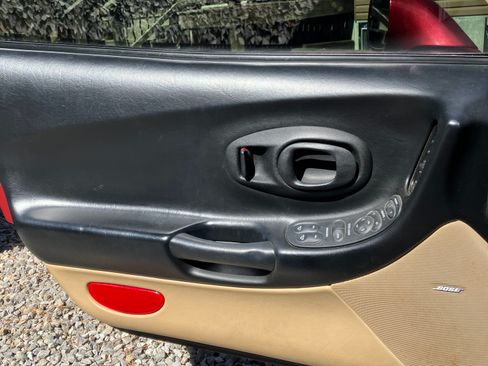 Used 2002 Chevrolet Corvette Coupe w/ Preferred Equipment Group2 image 13