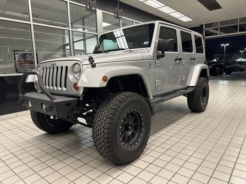 Used 2012 Jeep Wrangler Unlimited Sahara w/ Connectivity Group image 5