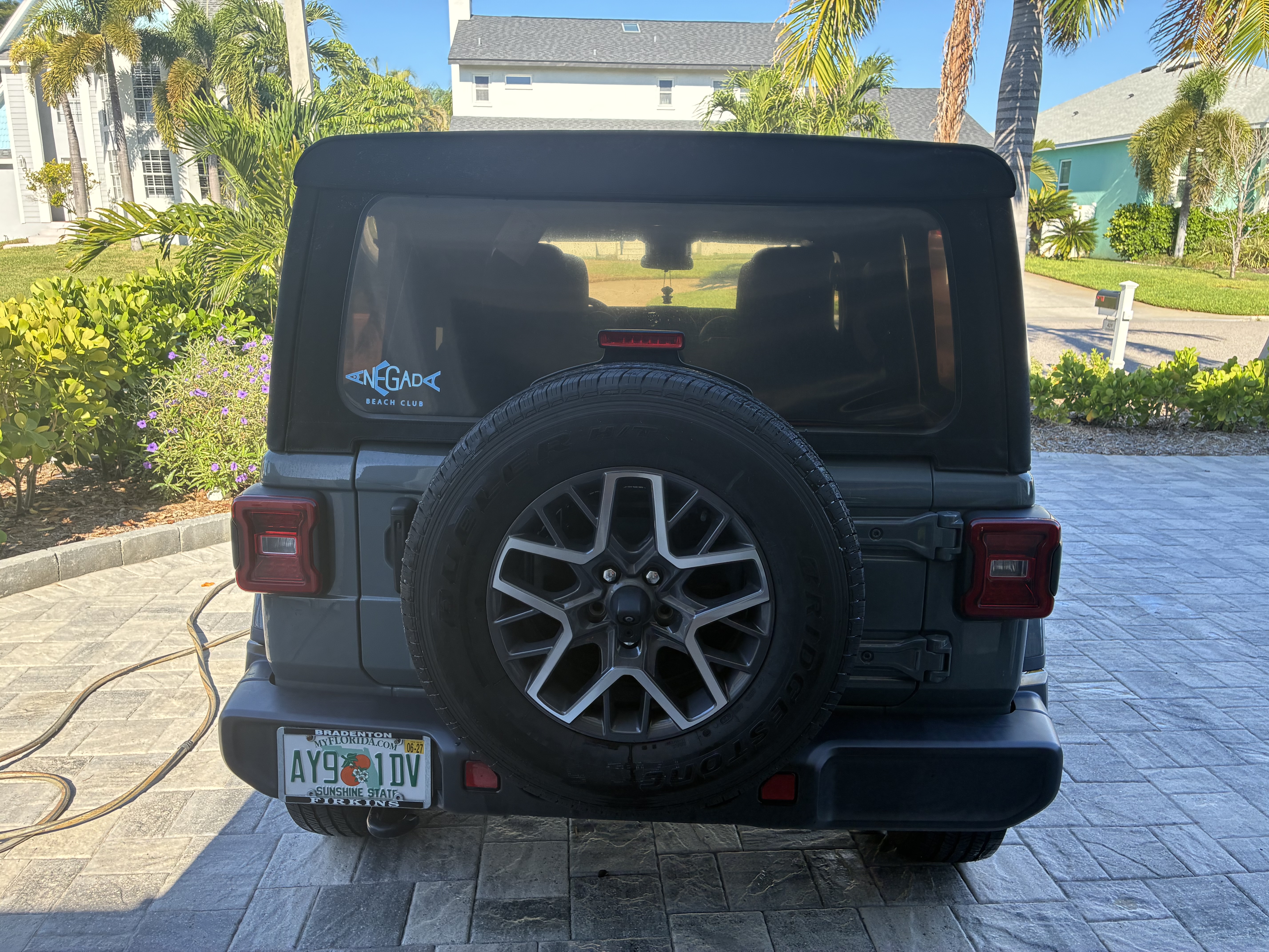 Used 2024 Jeep Wrangler Unlimited Sahara AWD/4WD image 5