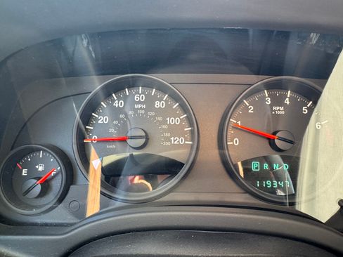 Used 2013 Jeep Patriot Latitude w/ Sun/Sound Group AWD/4WD image 15