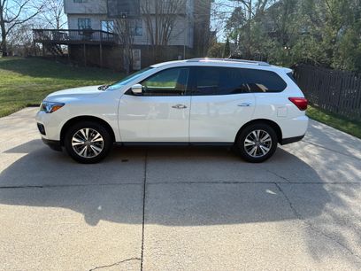 Used 2017 Nissan Pathfinder SV