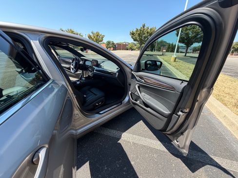 Used 2019 BMW 540i w/ Premium Package RWD image 18