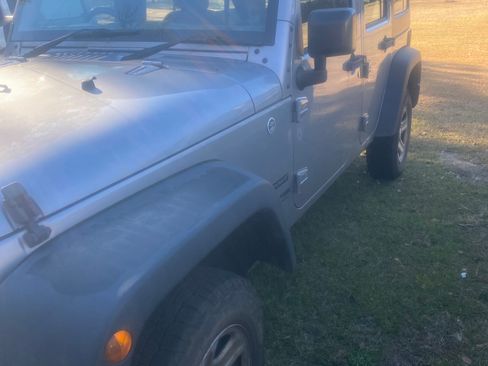 Used 2018 Jeep Wrangler Unlimited Sport image 10