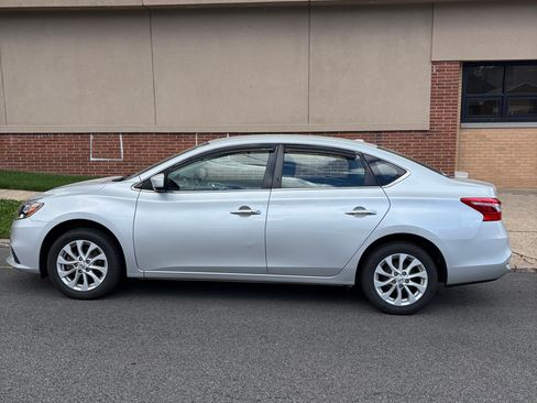 Used 2019 Nissan Sentra SV FWD image 1