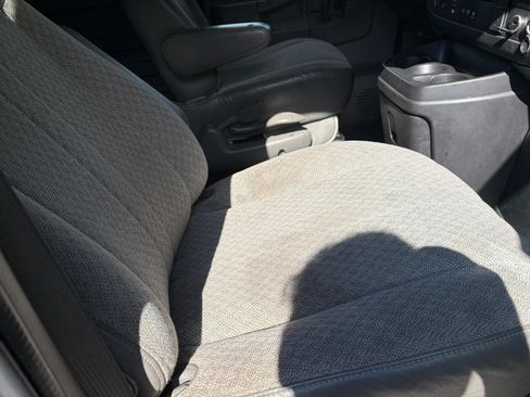 Used 2016 Chevrolet Express 2500 Extended image 13