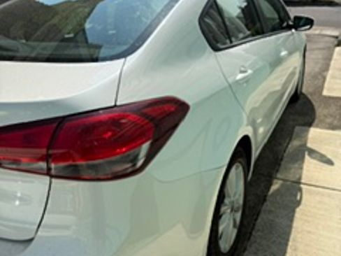 Used 2017 Kia Forte LX w/ LX Popular Package FWD image 8