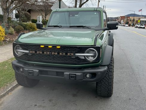 Used 2023 Ford Bronco Wildtrak image 17