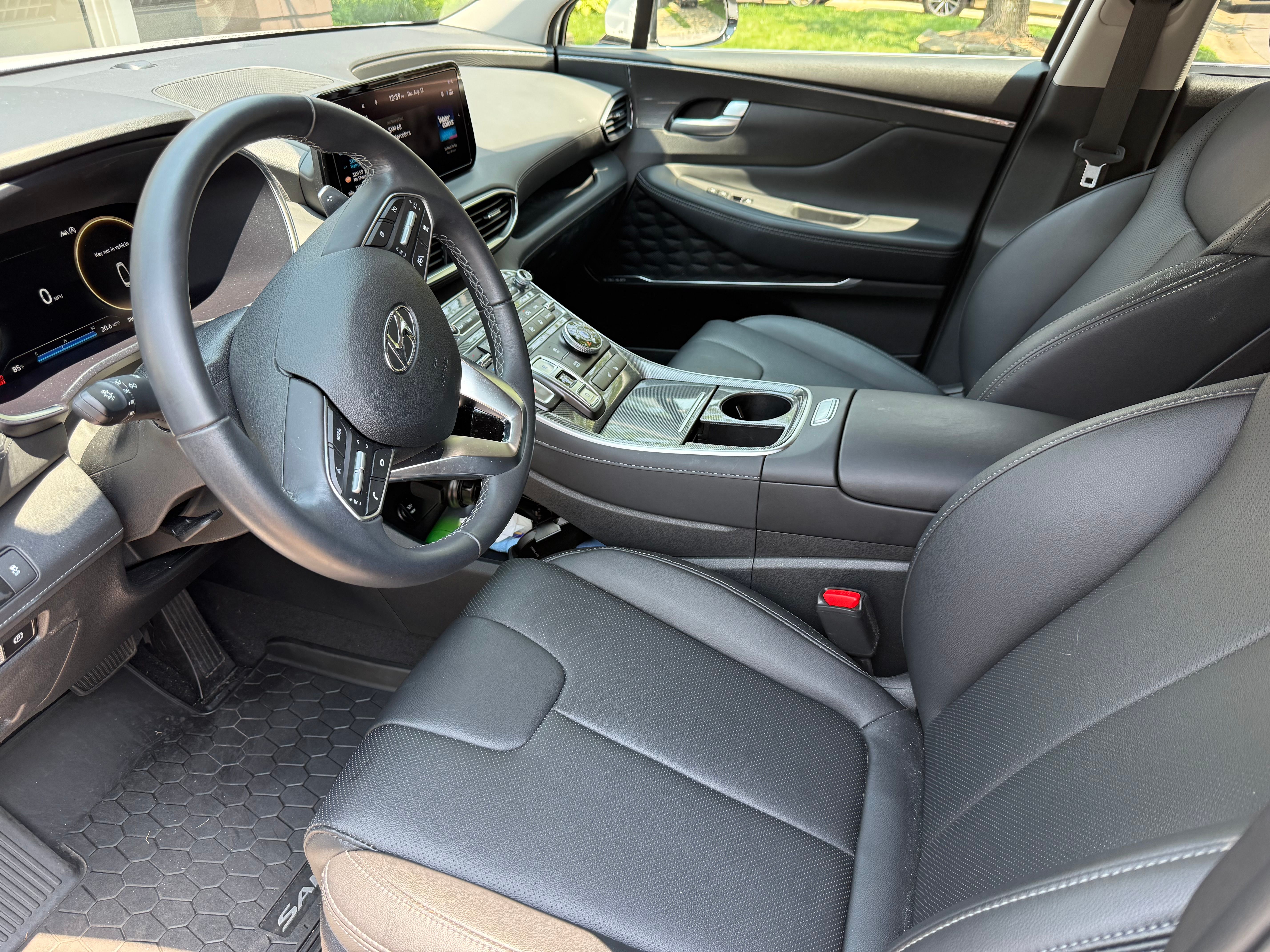 Used 2023 Hyundai Santa Fe SEL w/ Premium Package AWD/4WD image 4