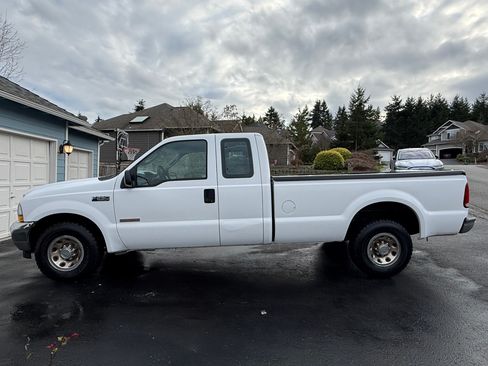 Used 2004 Ford F250 XLT image 11