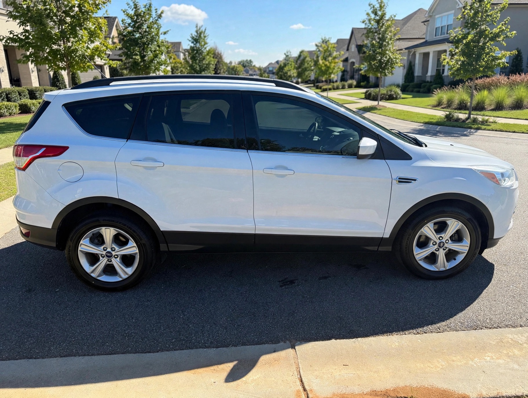 Used 2016 Ford Escape SE w/ Equipment Group 201A FWD image 6
