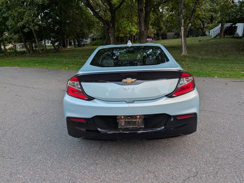 Used 2018 Chevrolet Volt LT w/ Comfort Package image 5