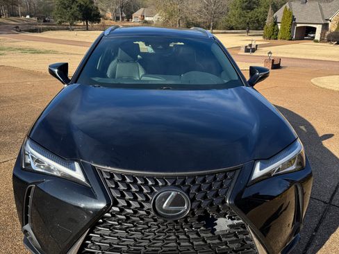 Used 2019 Lexus UX 200 F Sport image 4