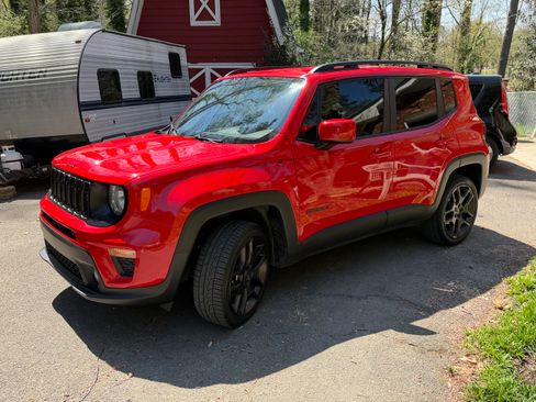 Used 2022 Jeep Renegade Latitude image 1