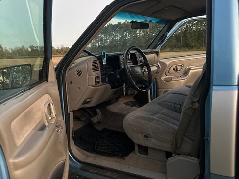 Used 1997 Chevrolet Silverado 1500 4x4 Regular Cab w/ Preferred Equipment Group 2 image 10