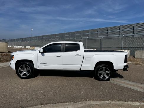 Used 2016 GMC Canyon SLE RWD image 10