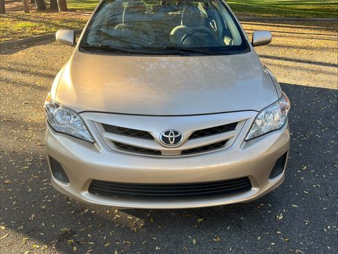 Used 2011 Toyota Corolla LE image 15