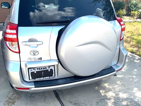Used 2011 Toyota RAV4 2WD w/ Base L4 Extra Value Pkg image 2