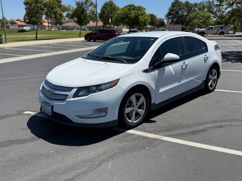 Used 2014 Chevrolet Volt image 1