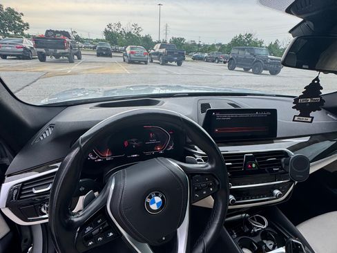 Used 2020 BMW 530i xDrive w/ Premium Package AWD/4WD image 9