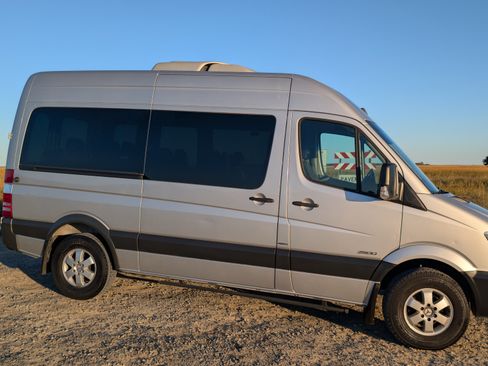 Used 2016 Mercedes-Benz Sprinter 2500 image 6