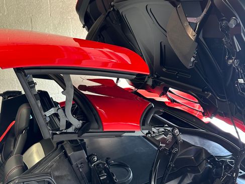 Used 2021 Chevrolet Corvette Stingray Premium Conv w/ Battery Protection Package image 16