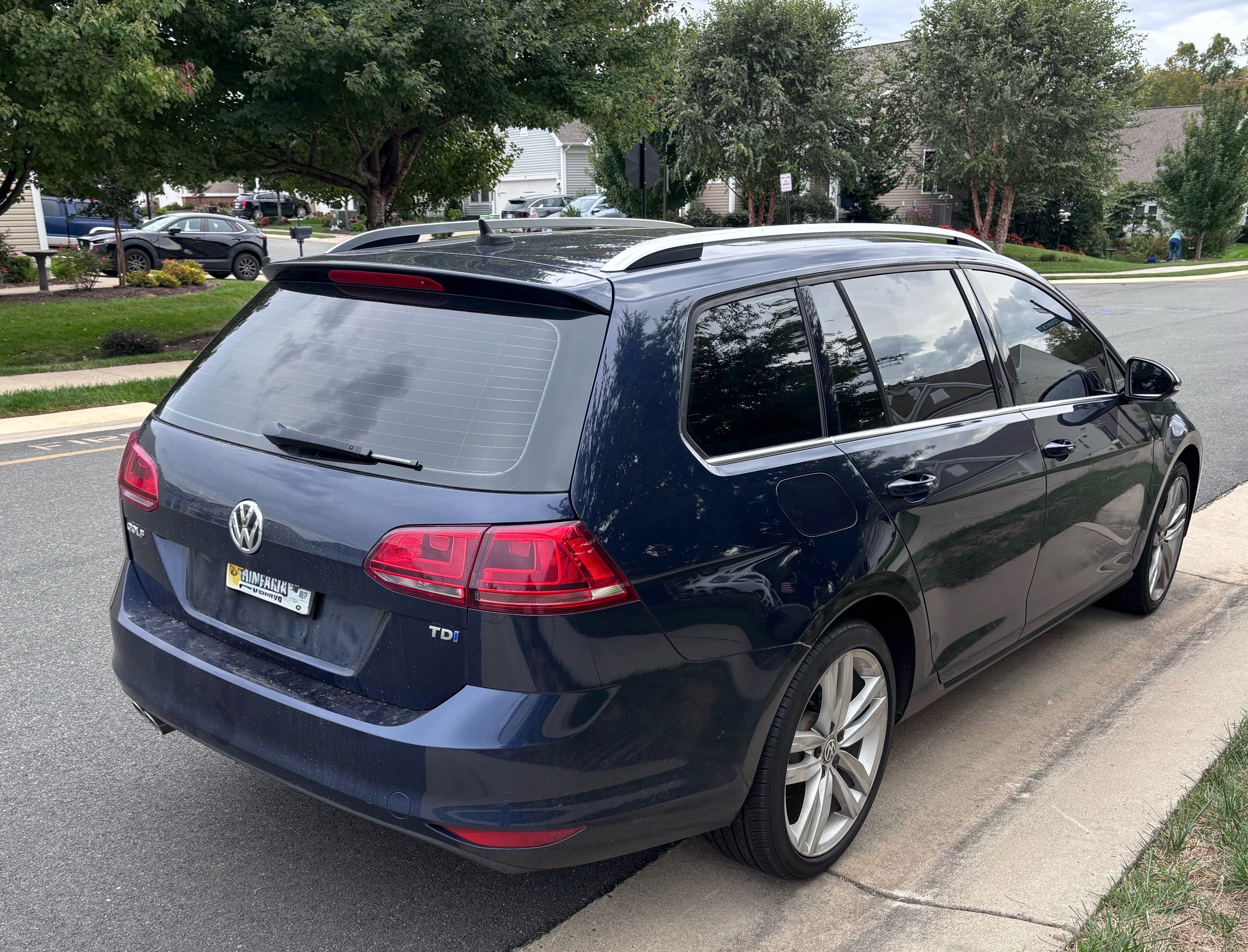 Used 2015 Volkswagen Golf TDI SEL FWD image 4