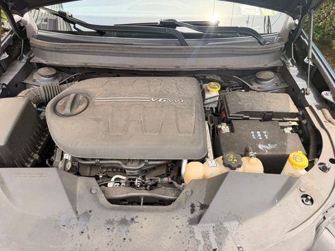 Used 2020 Jeep Cherokee Limited AWD/4WD image 16