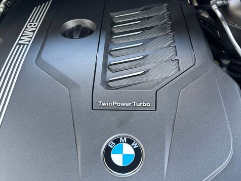 Used 2022 BMW X7 xDrive40i w/ Executive Package image 21