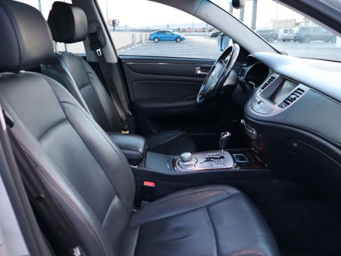 Used 2011 Hyundai Genesis 3.8 w/ Technology Pkg 4 image 20
