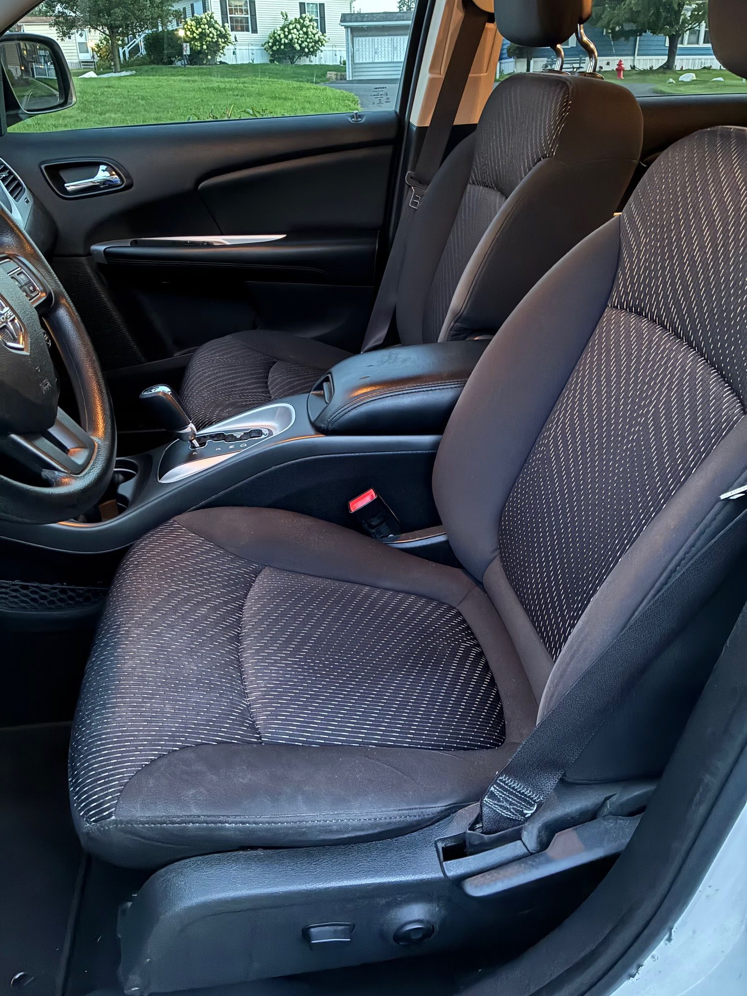 Used 2016 Dodge Journey SXT w/ Comfort/Convenience Group FWD image 9