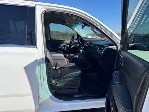 Used 2018 Chevrolet Suburban LT image 10