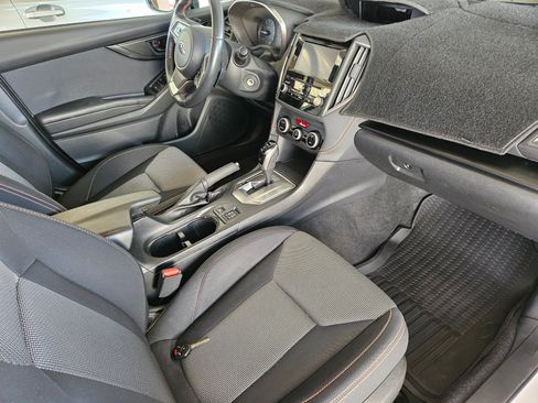 Used 2021 Subaru Crosstrek 2.0i Premium image 18