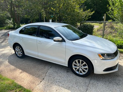 Used 2014 Volkswagen Jetta SE image 2