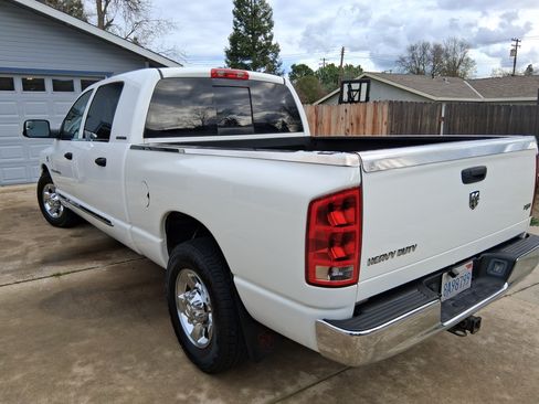 Used 2006 Dodge Ram 2500 Truck Laramie image 4