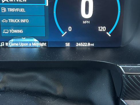 Used 2022 Ford F150 Limited image 9