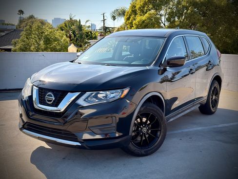 Used 2018 Nissan Rogue S AWD/4WD image 1