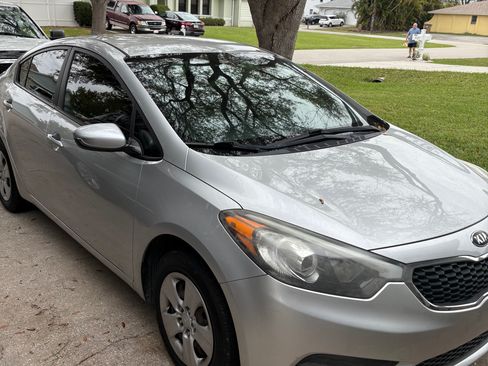 Used 2015 Kia Forte LX image 1