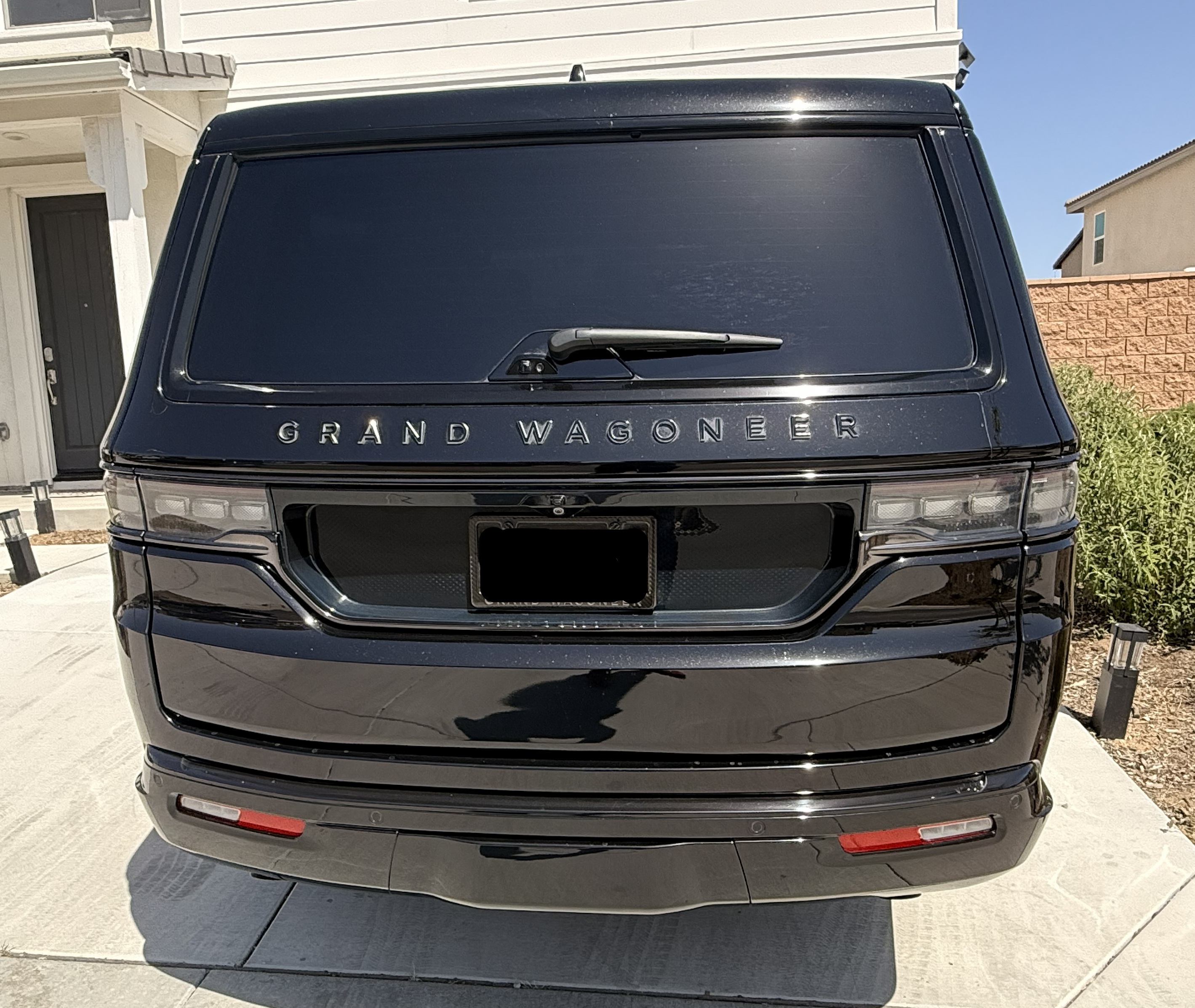 Used 2024 Jeep Grand Wagoneer L Series III w/ Rear Seat Video Group 1 AWD/4WD image 16