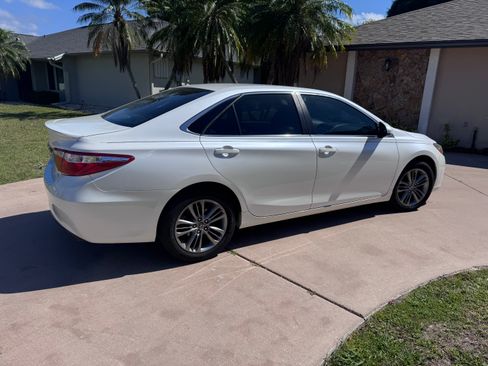 Used 2016 Toyota Camry SE FWD image 9