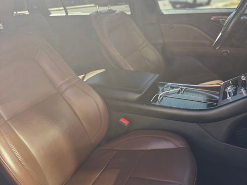 Used 2022 Lincoln Aviator Reserve RWD image 10