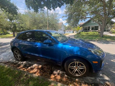 Used 2021 Porsche Macan AWD/4WD image 2