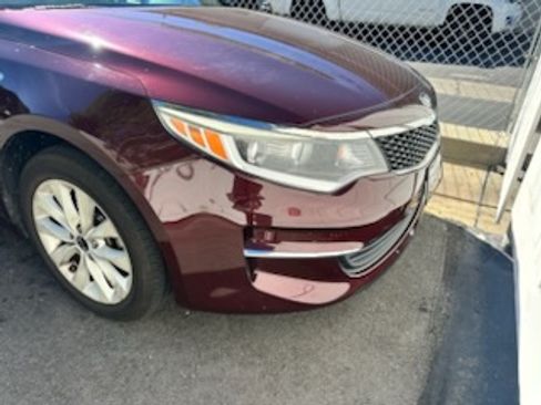 Used 2018 Kia Optima LX w/ 17" Alloy Wheels Package image 12