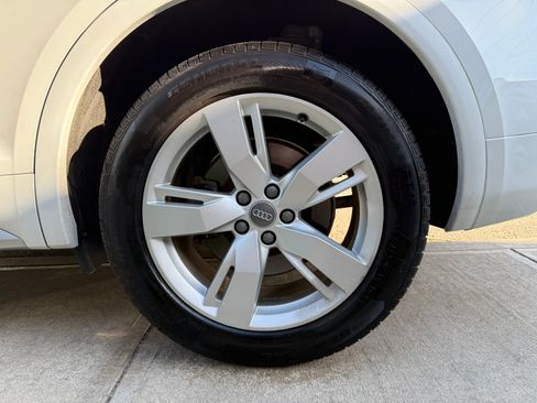 Used 2019 Audi Q5 2.0T Premium Plus w/ Premium Plus Package AWD/4WD image 15