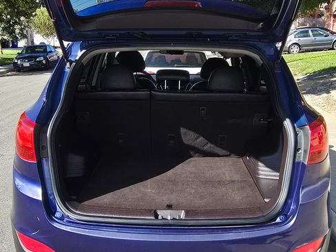 Used 2011 Hyundai Tucson GLS image 2