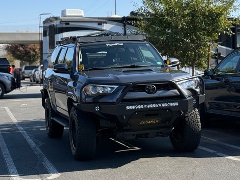 Used 2019 Toyota 4Runner TRD Off-Road Premium AWD/4WD image 5