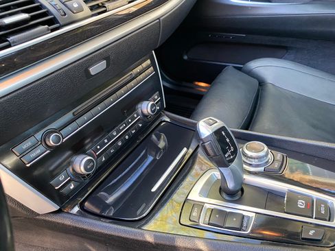 Used 2012 BMW 535i Gran Turismo image 10