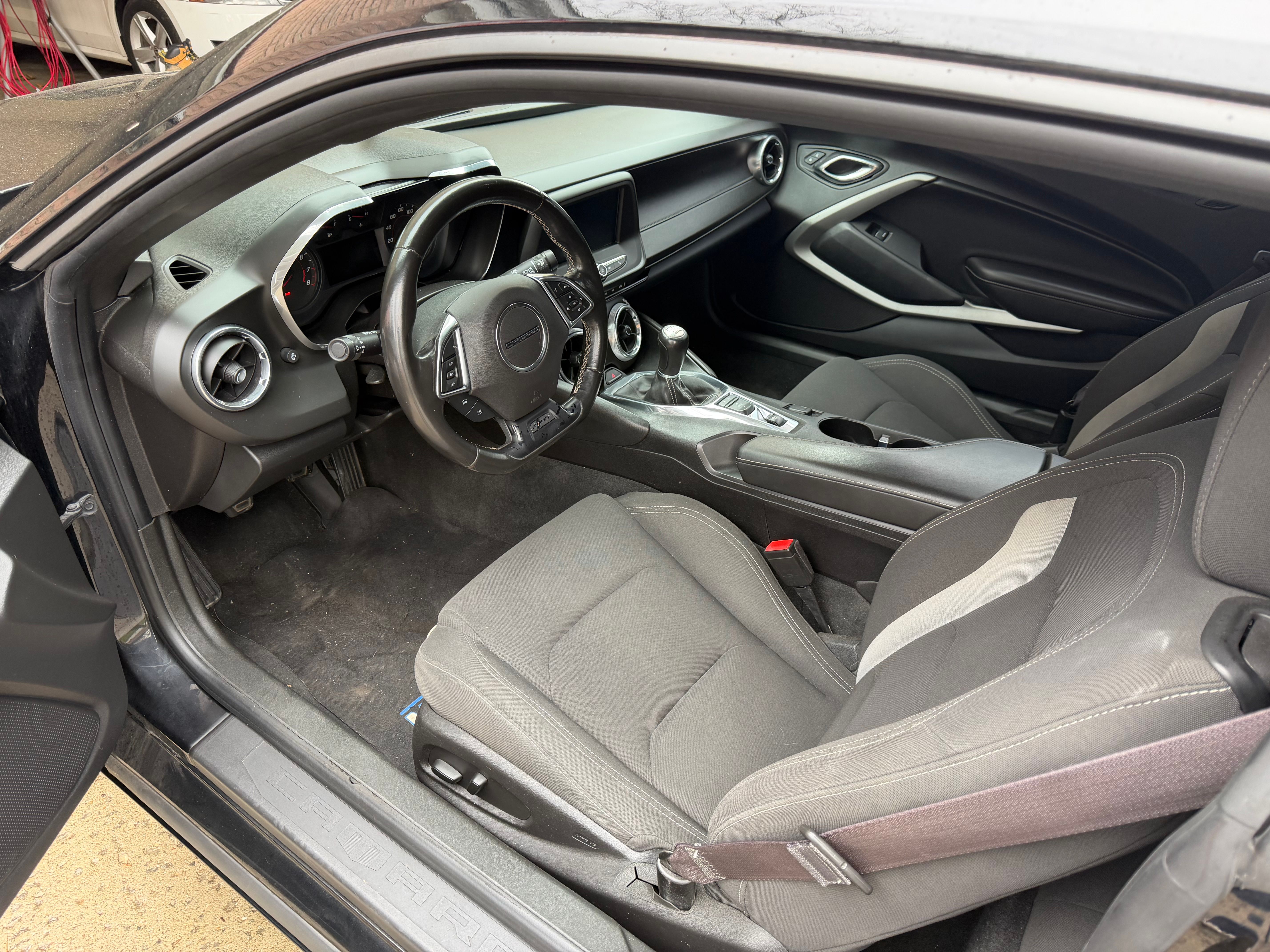 Used 2017 Chevrolet Camaro LT RWD image 6