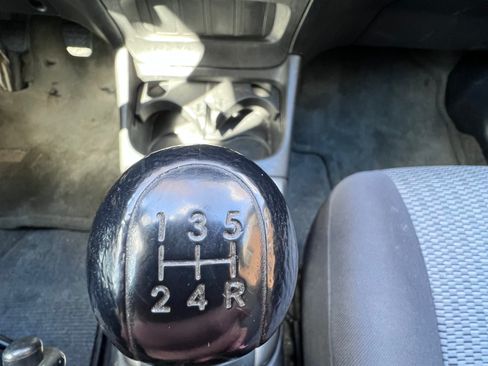 Used 2005 Toyota RAV4 2WD image 17