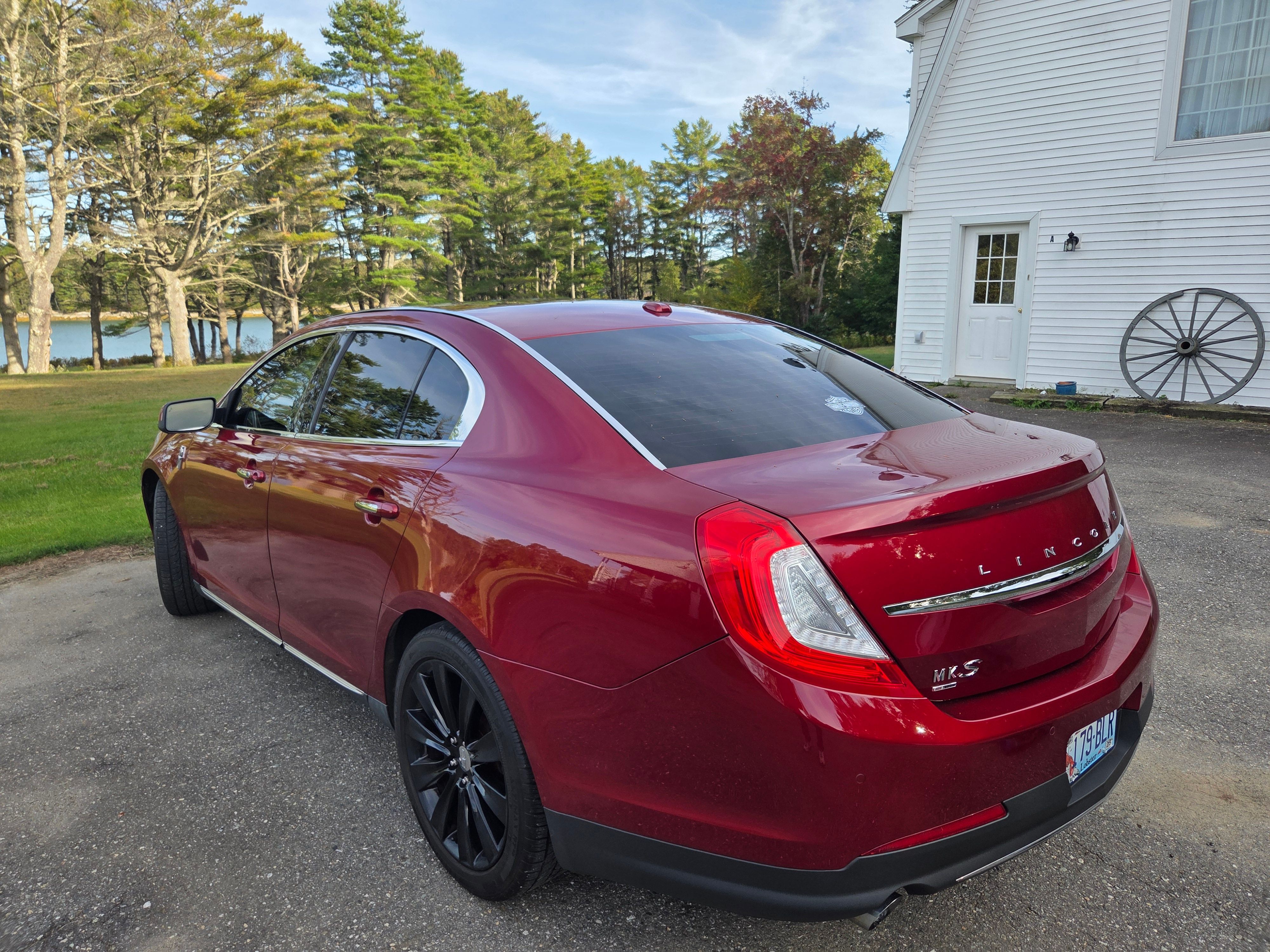 Used 2015 Lincoln MKS AWD w/ Equipment Group 201A image 5