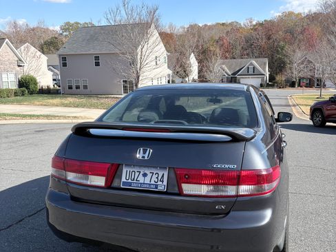 Used 2004 Honda Accord EX image 2